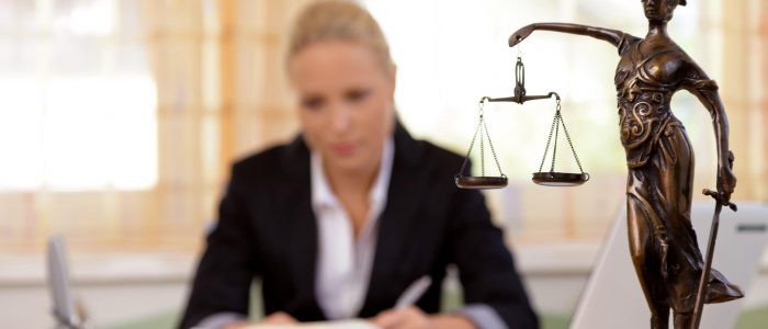 The right way to choose your commercialcorporate lawyer for your business needs